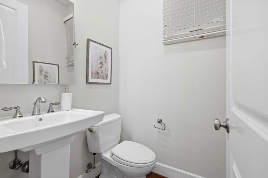 Image 21 of property listing at 25 Ludina Way, Redwood City, CA 94061