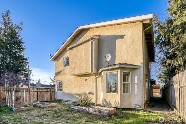 24006 26th Avenue S, Des Moines, WA 98198