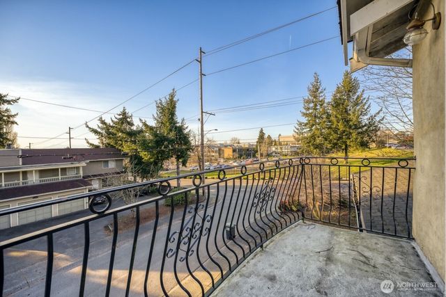 24006 26th Avenue S, Des Moines, WA 98198