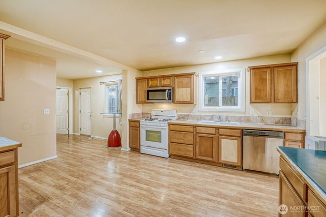 24006 26th Avenue S, Des Moines, WA 98198