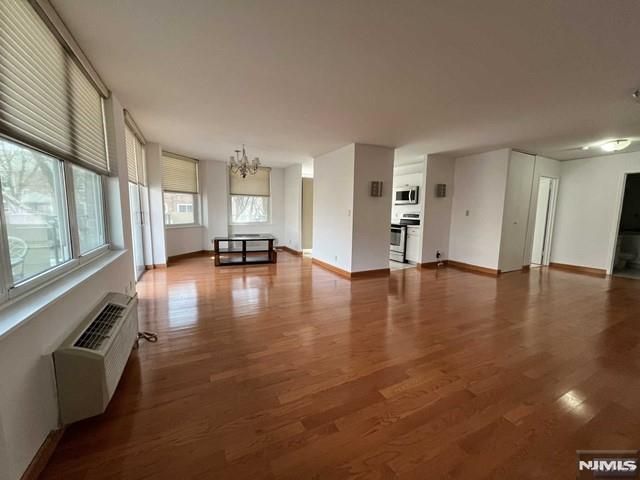 200 Grand Cove Way 2A, Edgewater, NJ 07020