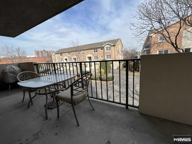 200 Grand Cove Way 2A, Edgewater, NJ 07020