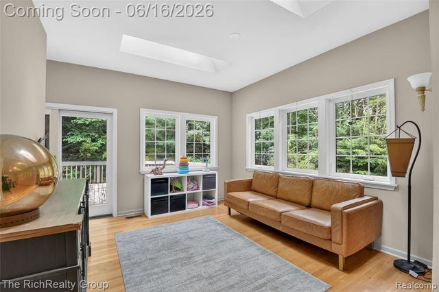 2300 Stoney Bluff, Milford, MI 48381