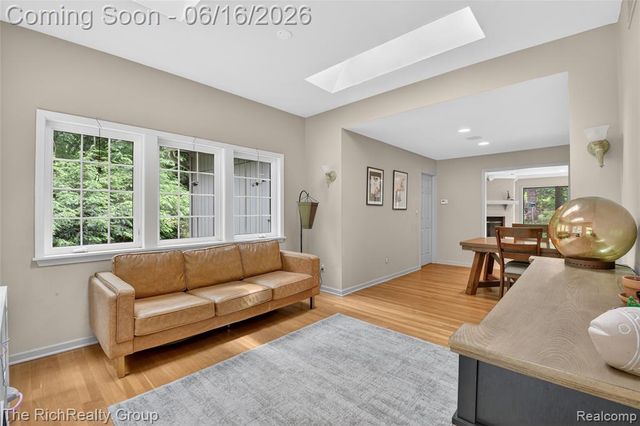 2300 Stoney Bluff, Milford, MI 48381
