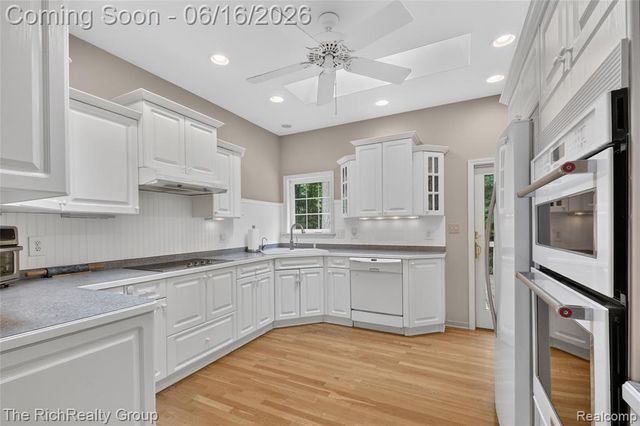 2300 Stoney Bluff, Milford, MI 48381