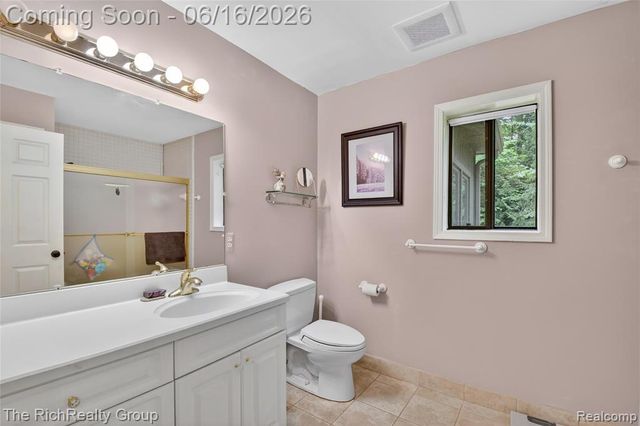 2300 Stoney Bluff, Milford, MI 48381