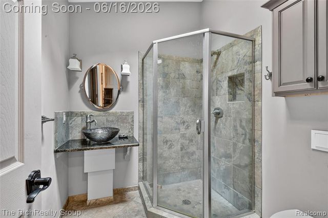 2300 Stoney Bluff, Milford, MI 48381