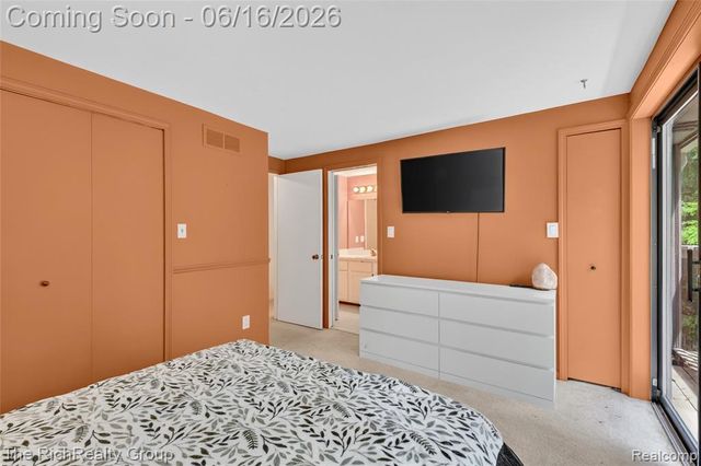 2300 Stoney Bluff, Milford, MI 48381