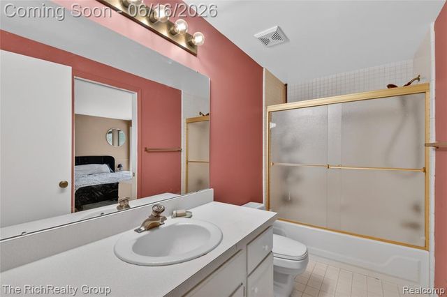 2300 Stoney Bluff, Milford, MI 48381