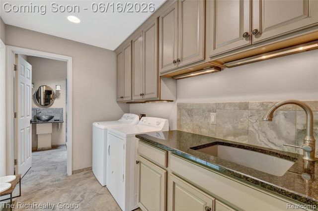 2300 Stoney Bluff, Milford, MI 48381