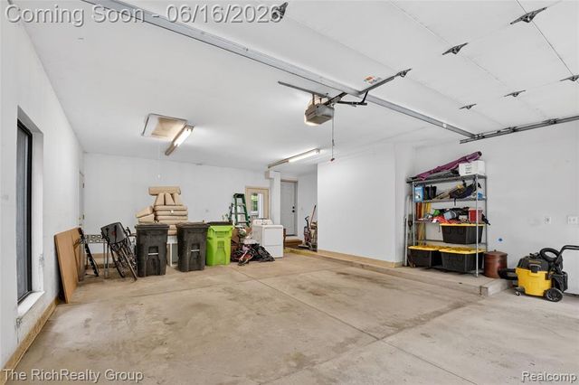 2300 Stoney Bluff, Milford, MI 48381