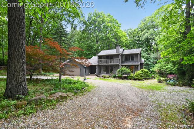 2300 Stoney Bluff, Milford, MI 48381