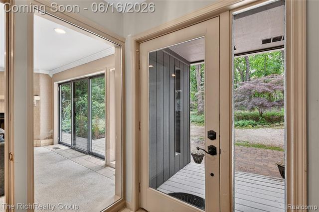 2300 Stoney Bluff, Milford, MI 48381
