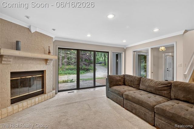 2300 Stoney Bluff, Milford, MI 48381