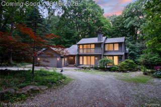 2300 Stoney Bluff, Milford, MI 48381
