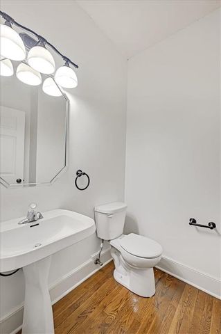 10105 NW River Hills Drive, Parkville, MO 64152