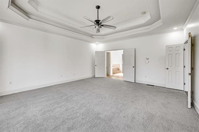 10105 NW River Hills Drive, Parkville, MO 64152