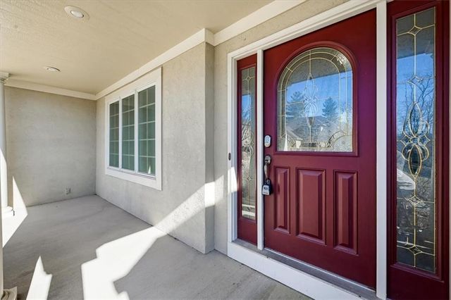 10105 NW River Hills Drive, Parkville, MO 64152