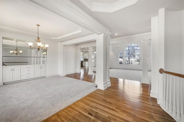 10105 NW River Hills Drive, Parkville, MO 64152