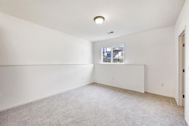 10105 NW River Hills Drive, Parkville, MO 64152