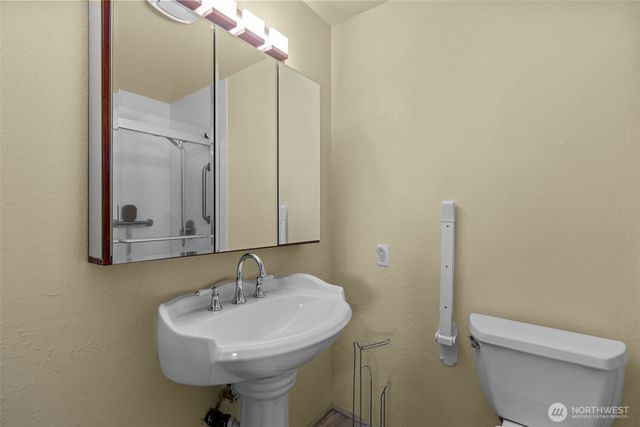 7676 Kauppila Lane, Gig Harbor, WA 98335