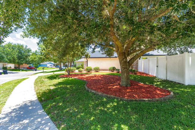 3925 PEBBLE BROOKE Circle, Orange Park, FL 32065