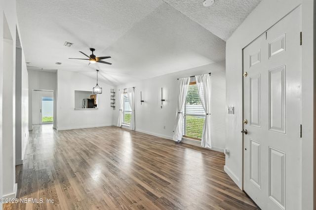 3925 PEBBLE BROOKE Circle, Orange Park, FL 32065