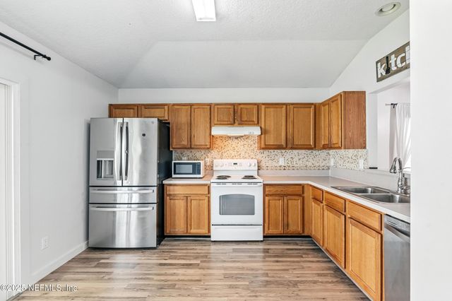 3925 PEBBLE BROOKE Circle, Orange Park, FL 32065