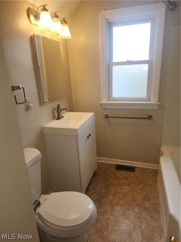 1517 Larchmont Road, Cleveland, OH 44110