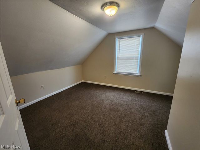 1517 Larchmont Road, Cleveland, OH 44110