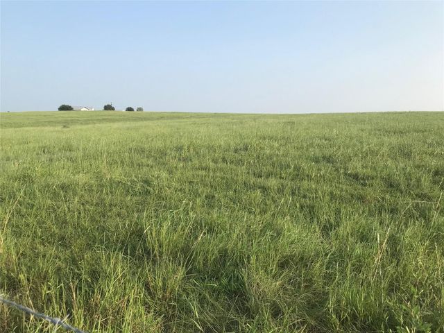 13041 Seydler Rd, Weimar, TX 78962