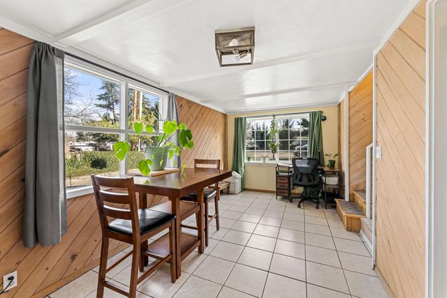 1288 S Columbus Avenue, Medford, OR 97501