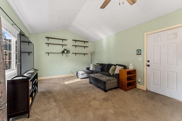 1288 S Columbus Avenue, Medford, OR 97501