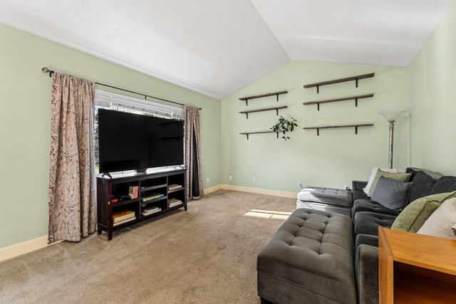 1288 S Columbus Avenue, Medford, OR 97501