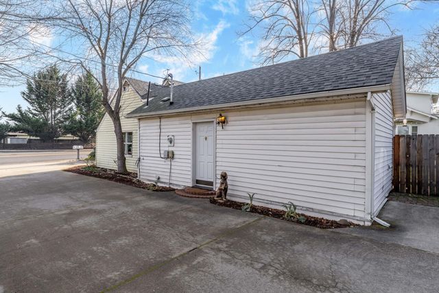 1288 S Columbus Avenue, Medford, OR 97501