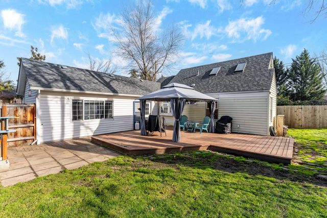 1288 S Columbus Avenue, Medford, OR 97501