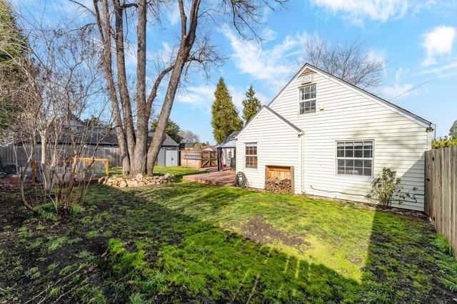 1288 S Columbus Avenue, Medford, OR 97501