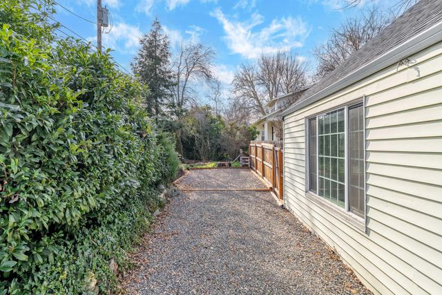 1288 S Columbus Avenue, Medford, OR 97501