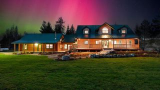 12621 E Blanchard Rd, Elk, WA 99009