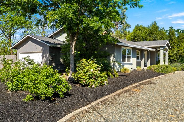 3934 Happy Rd, Loomis, CA 95650