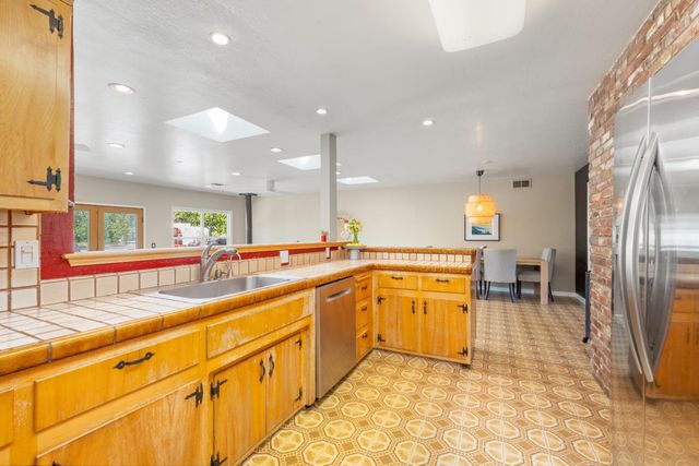 3934 Happy Rd, Loomis, CA 95650