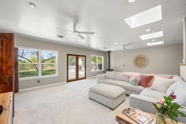 3934 Happy Rd, Loomis, CA 95650