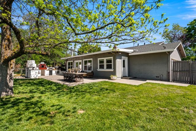 3934 Happy Rd, Loomis, CA 95650
