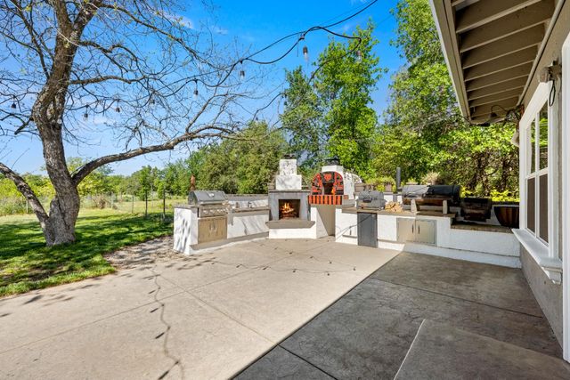 3934 Happy Rd, Loomis, CA 95650