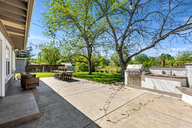 3934 Happy Rd, Loomis, CA 95650