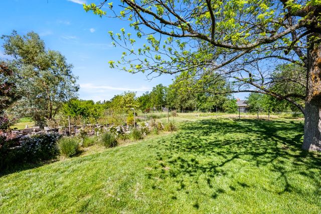 3934 Happy Rd, Loomis, CA 95650