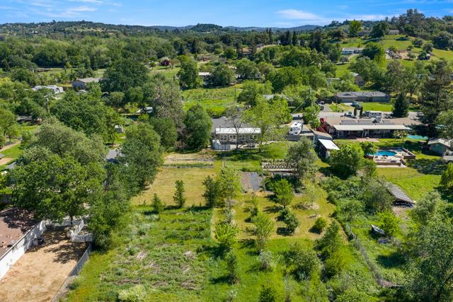 3934 Happy Rd, Loomis, CA 95650