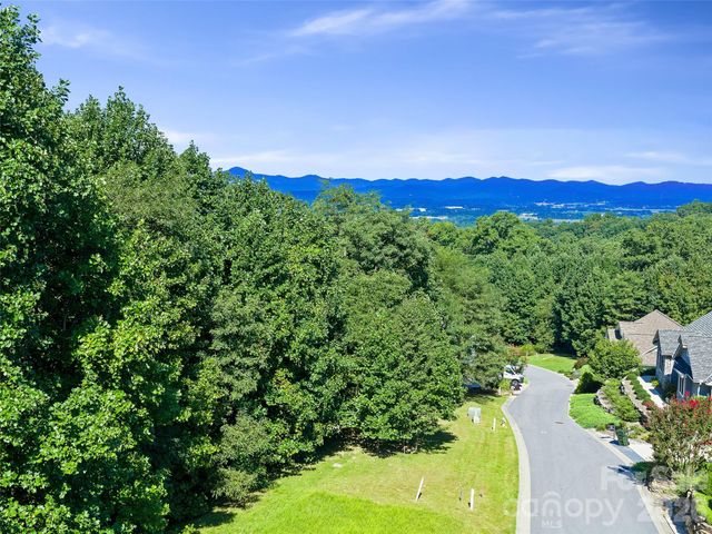 95 Deep Valley Lane, Hendersonville, NC 28791