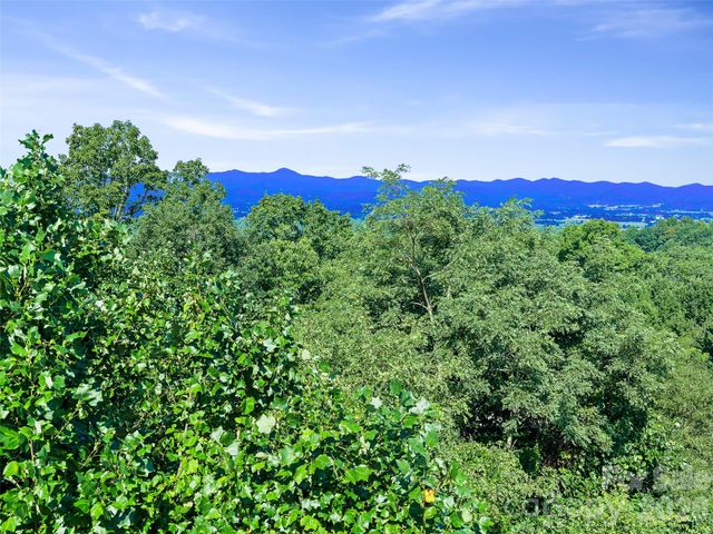 95 Deep Valley Lane, Hendersonville, NC 28791