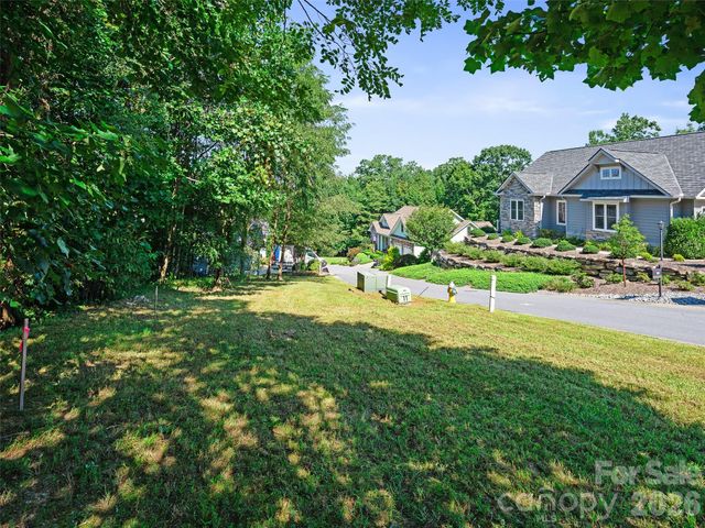 95 Deep Valley Lane, Hendersonville, NC 28791